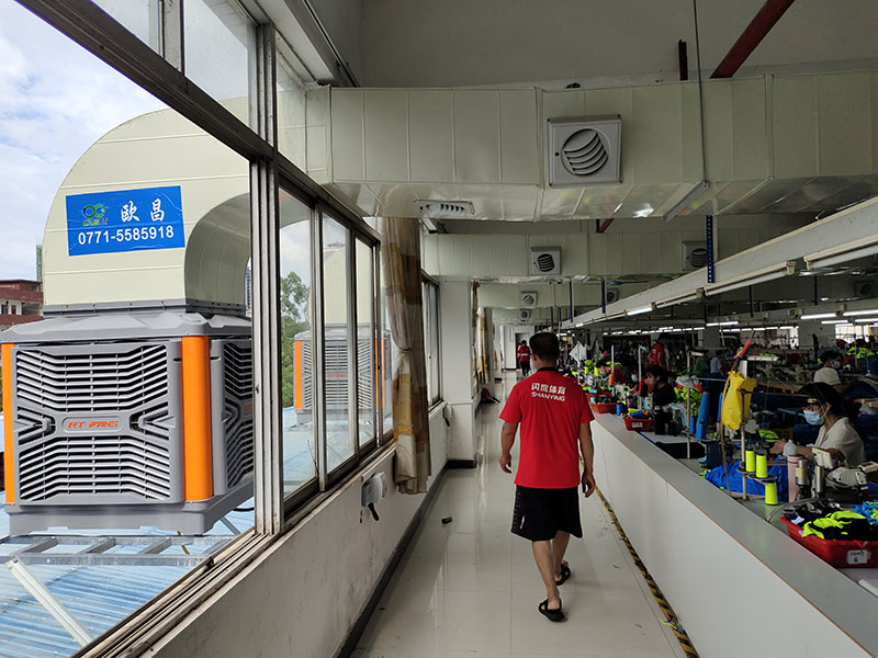 选择水冷空调厂家，一看服务，二看品牌